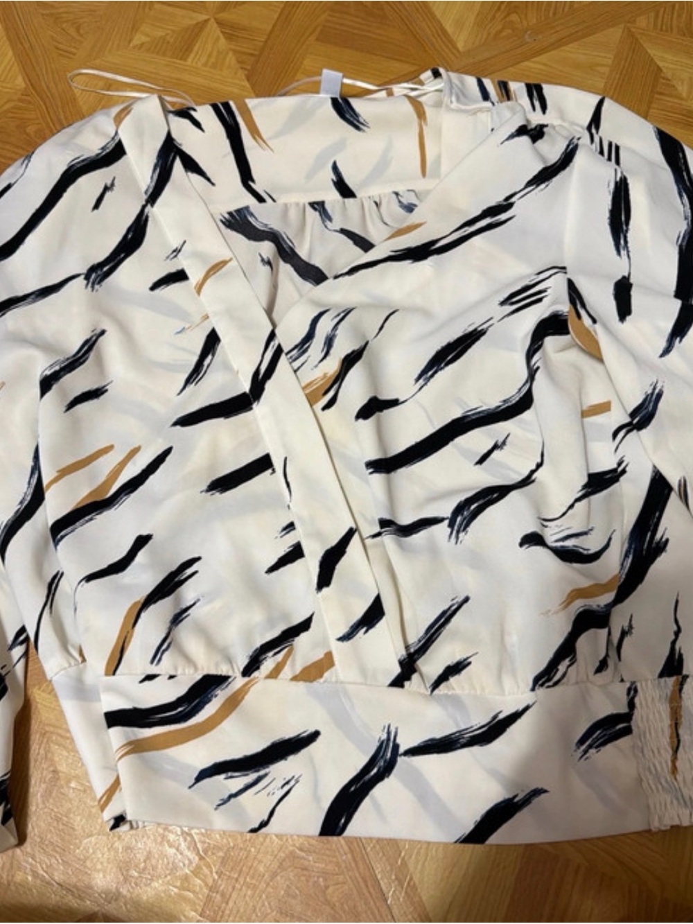 Nine West White Abstract Brushstroke V-Neck Blouse